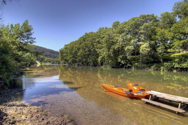 ff377123f3444e0f874a7619f50877f3-full